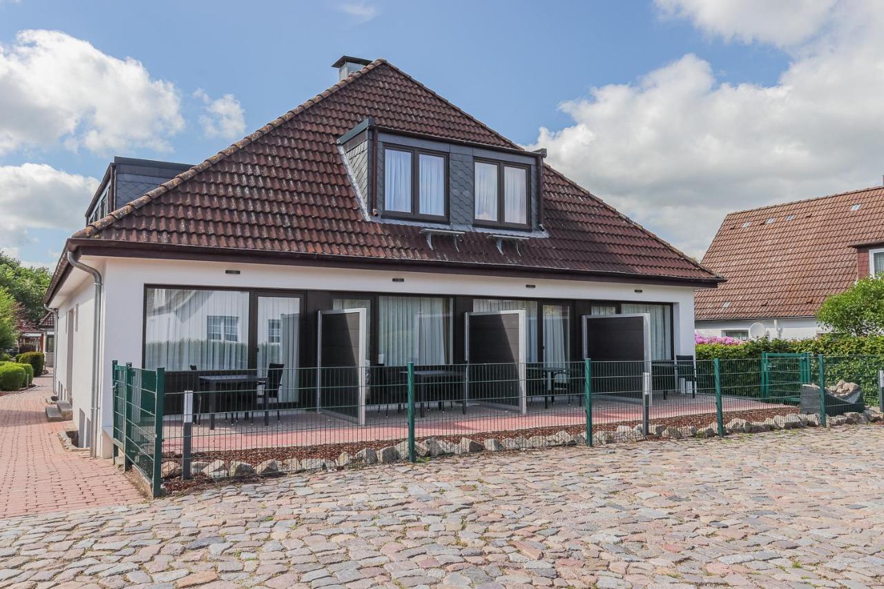 Nur 7 Gehminuten Zum Strand, Sehr Hochwertige Ferienwohnung Mit Terrasse In Ruhiger Lage, Inklusive Parkplatz Und Fahrradunterstellplatz Laesst Keine Wuensche Offen Scharbeutz Exterior foto